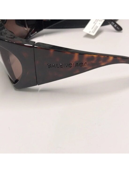 Stylish Tortoiseshell Sunglasses BB0154s 002
